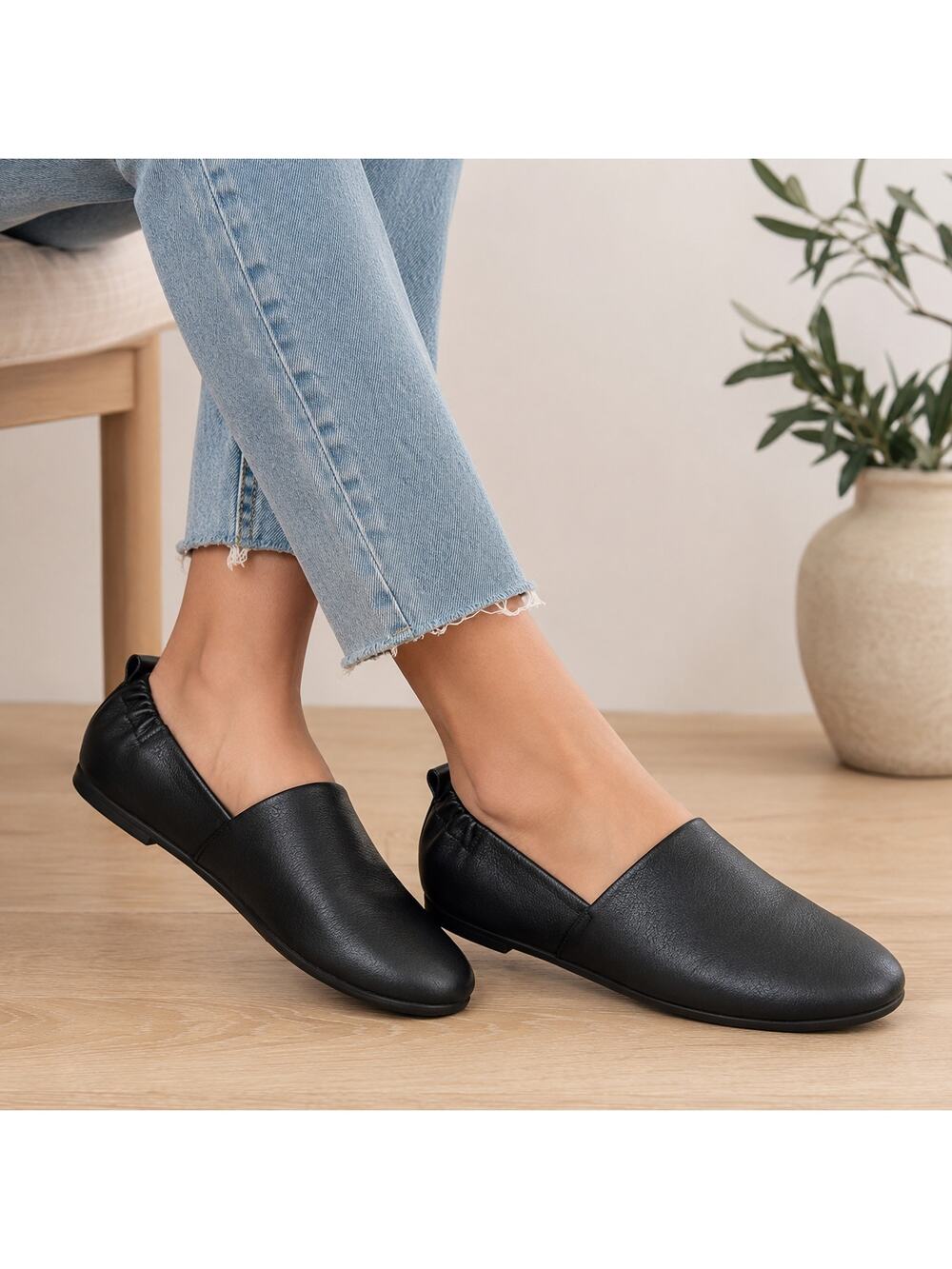 Sofft Women's SZ 11/43 Kaitey Flats In Black Leather Ruched-Back Slip-On
